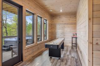 Rainbow Ridge A Luxurious 4 bed cabin private pool hot tub game room theater - 5