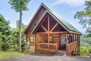 Bearhemain Rhapsody, a Private Cabin with Incredible Mountain Views, Near Dollywood!! - Sevierville - 4