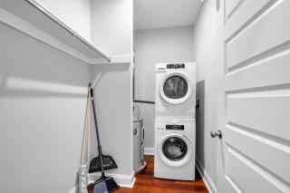 Nice 1BR Luxury Flat - Pool & Gym - 3