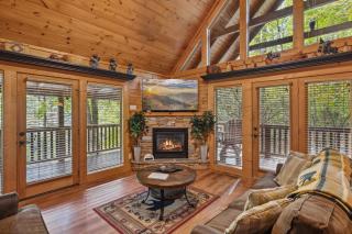 The Adventure Lodge Located in Black Bear Falls Resort with 3 King Suites! - 5