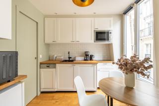 Modern spacious studio only 1 minute away from the Place de la République - París - 4