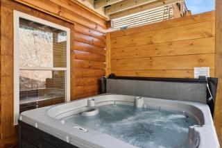 The 3 Bears is a newly built 3 Bedroom Cabin only 3 minutes from the Parkway! - Pigeon Forge - 9