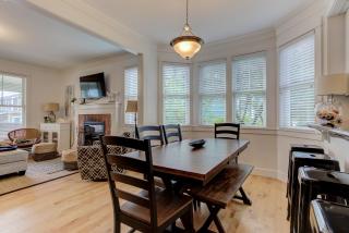 Hook Wine and Sinker by Seabrook Hospitality - 2