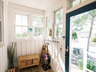 Periwinkle Cottage by Seabrook Hospitality - 6