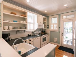 Periwinkle Cottage by Seabrook Hospitality - 1