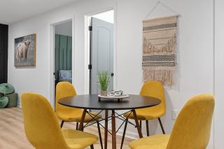 Comfy 2 bedroom w Free Parking - 7