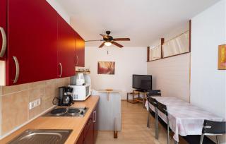 Beach Front Apartment In Rovanjska - 5