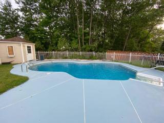Spacious 5BR house in Brossard and Free parking - Brossard - 5