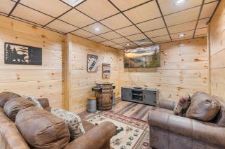 The Red Bird Cabin is a newly built 2 bed 2 bath cabin less than a mile from Pigeon Forge - 7
