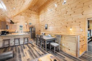 The Red Bird Cabin is a newly built 2 bed 2 bath cabin less than a mile from Pigeon Forge - 5