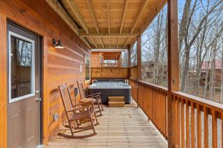 LOCATION 2 Bed 2 Bath Win A Bear cabin located less than a mile from the Pigeon Forge strip - 5