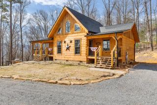 Campfires and Cornbread is a 2 bedroom cabin with loft and loaded amenities! - 0