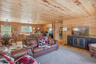 The "Lost Horse" Cabin - Secluded - Pet-Friendly - One Level - Massive Yard - 1