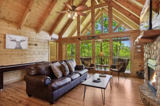 Moonlight Obsession a Dog Friendly 2 BD 2 Bath Log Cabin located 5 miles from downtown Gatlinburg - Gatlinburg - 6
