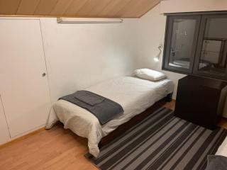 Late, Duplex house apartment for 7 near Meyer gate - 2