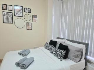 Rooms in Manchester 6 minutes Drive to Victoria Station - Manchester - 7
