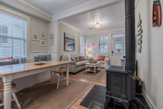 Zinnias Cottage by Seabrook Hospitality - Pacific Beach - 3