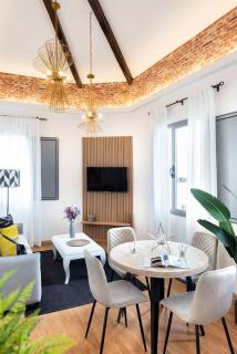 Apartamento familiar nuevo de diseño en la mejor zona de Triana, Parking included - Sevilla - 0