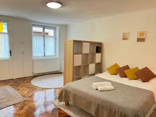 Charming Studio Ideal For Getaways or Workations In Sibiu's Medieval City Center - Sibiu - 3