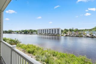 Updated 2 Bedroom Condo- Stunning Intercoastal Waterway Views! Riverwalk 204 - Myrtle Beach - 4