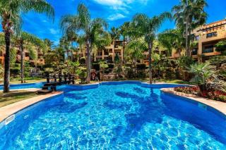 Gorgeous Apartment, 3BR with Pool and Terrace - Estepona - 4