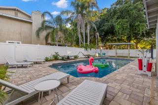 Pickleball~ Pool~ Game Room~ 5 min to Beach - Seminole - 0