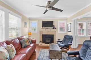 CB Sunshine Cottage - 1