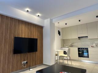 Royal Sunset Studios & Apartments - Limassol - 0