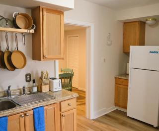 Comfortable One Bedroom Apartment - Walk to the Beach! - Jacksonville Beach - 6
