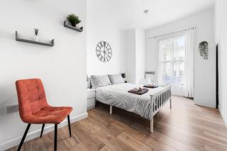 Spacious 7 Bed- High Street Location - Londra - 0