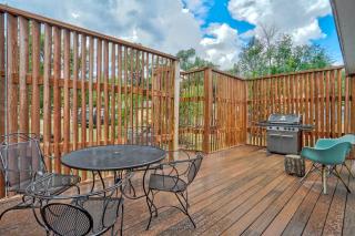 The Loft ~ Smart TV ~ FirePit ~ Self Check-In - 9