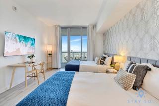 Modern Resort Apartment with Balcony Pool Gym - Hallandale Beach - 4