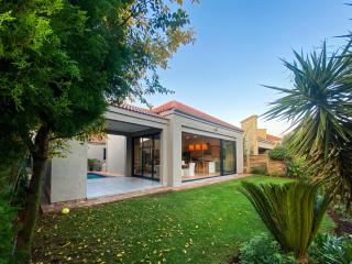 Kingfisher House, Pecanwood Estate, Hartbeespoort - Hartbeespoort - 0