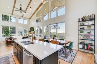 Views and Hot Tub Pineberry Modern Luxury Home - Pine - 2