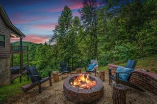 "Gotcha Covered" at a Luxurious Secluded 4-bedroom Cabin - 7