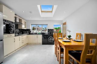 5 bedroom house Solihull 10 mins drive from BHX & NEC Private off road parking - Birmingham - 3