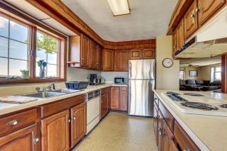 Wellsboro Farmhouse with Grill and Fire Pit! - Wellsboro - 3