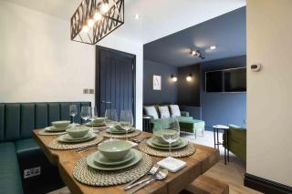 The Black House - Air Host & Stay - 5 Bedrooms - 6