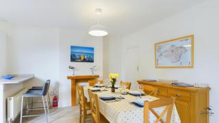East View, a stunning home from home in St Helens, sleeps 6. - Saint Helens - 7