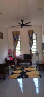 Cikra homestay - Batu Karang - 2