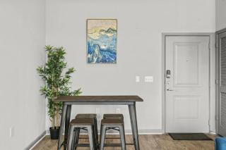 LUX 2B2B with Pool & Parking near the Heart of Austin - 4