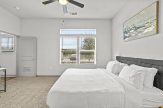 LUX 2B2B with Pool & Parking near the Heart of Austin - Austin - 3