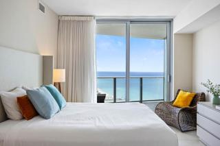 Corner condo, Wraparound Balcony Ocean and City Views at LYFE Resort - 9