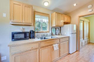 Hiking Trail On-Site Mtn-View Eagle Point Retreat - 9