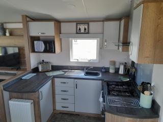 Visma Caravan - Llanddwywe - 5