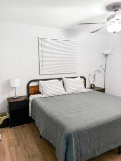 Central Casa Grande 2 BR Apt, 3 Beds with Backyard - Casa Grande - 3