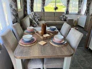 Visma Caravan - Llanddwywe - 7
