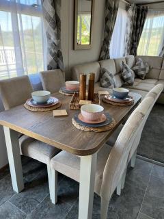 Visma Caravan - Llanddwywe - 6