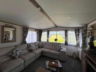 Visma Caravan - Llanddwywe - 3