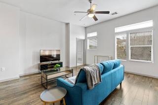 Modern Austin 2BR 2B Apt with Pool Parking & WIFI - Austin - 5